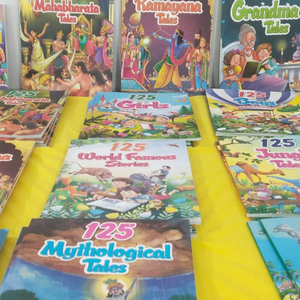 हिंदू कॉलेज में चार दिवसीय पुस्तक मेले का उद्घाटन:प्राचार्य ने छात्रों को पुस्तकों से जुड़ने का संदेश दिया