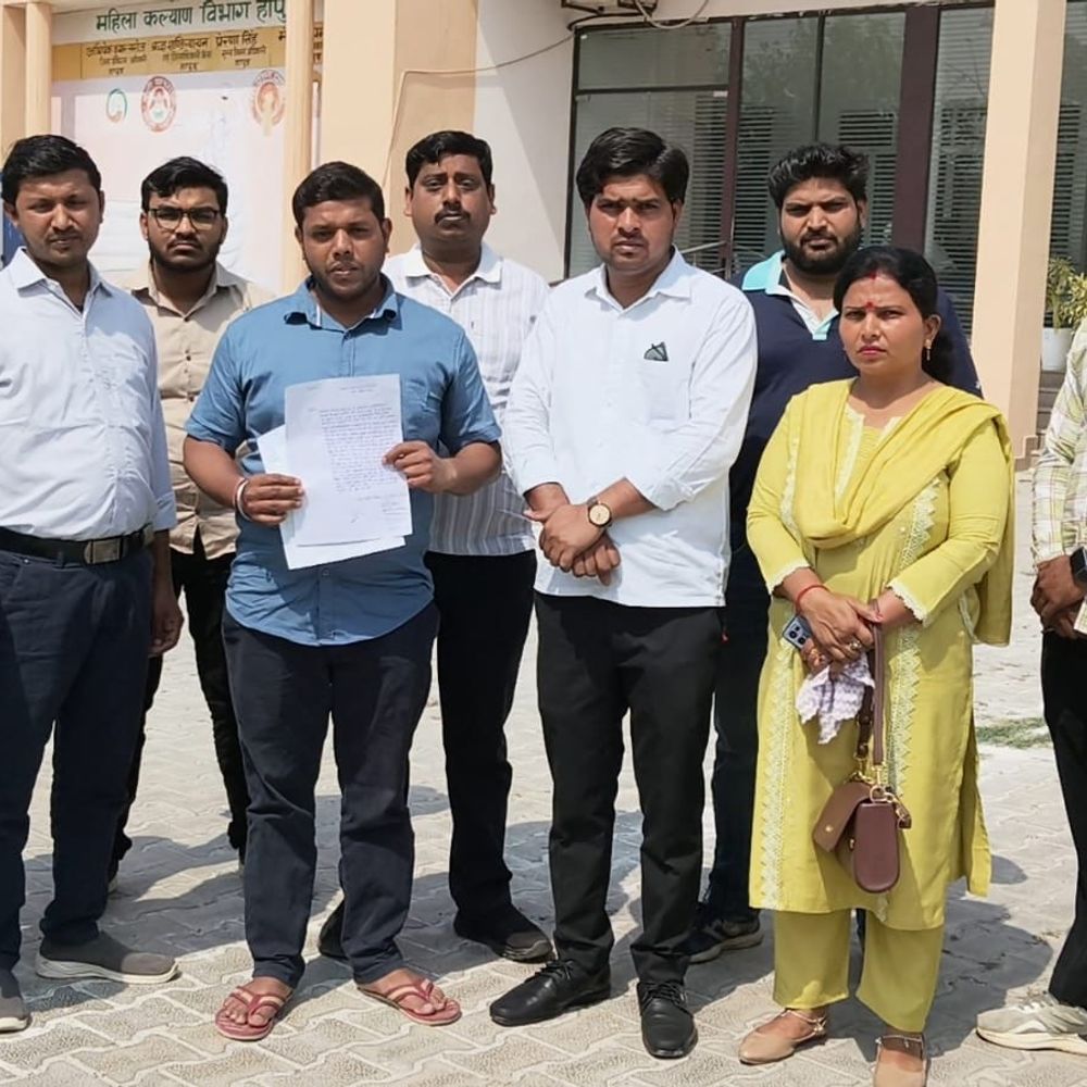 ‘बेटा हुआ’ कहकर दी बधाई, बाद में निकली बेटी:हापुड़ के निजी अस्पताल पर नवजात बदलने का आरोप