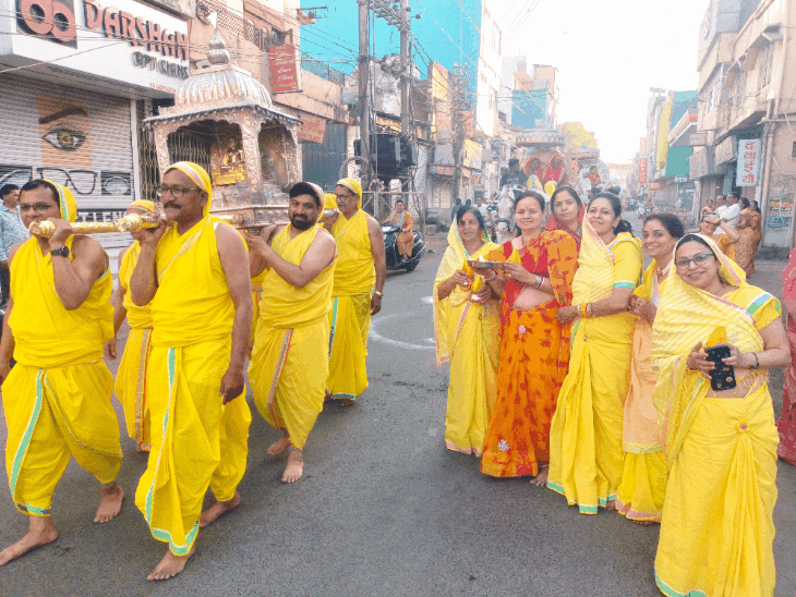 विदिशा में पंचकल्याणक महामहोत्सव:पहले दिन हाथी, घोड़े से निकाली गई शोभायात्रा, बग्गियों में विराजमान रहे श्रीजी