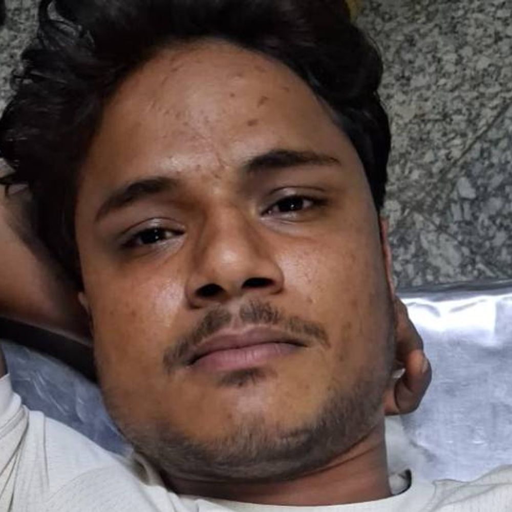 गोरखपुर में युवक पर फायरिंग, पैर में लगी 2 गोली:पैसे का पुराना विवाद, बुलाकर परिचित ने किया हमला, घायल मेडिकल कॉलेज रेफर