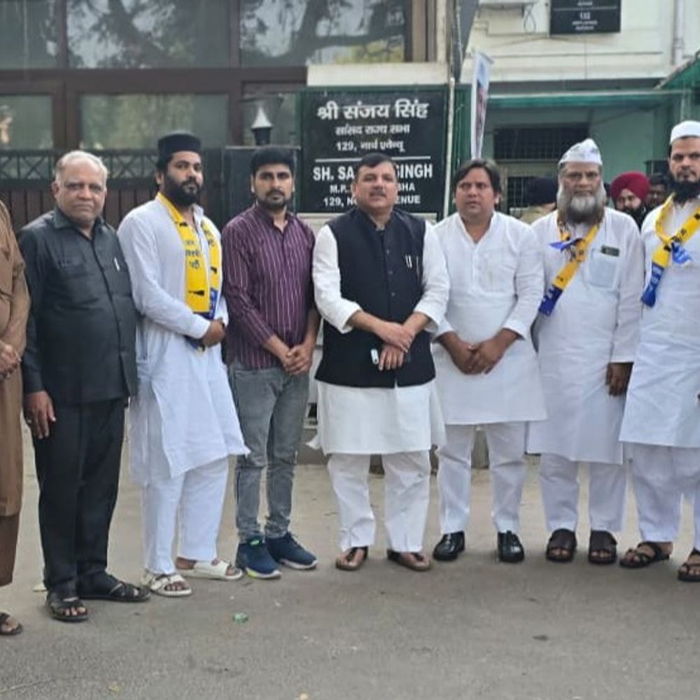 मेरठ के कई नेताओं ने थामा आप का दामन:संजय सिंह ने दिल्ली में दिलाई सदस्यता, कहा- नई ताकत मिलेगी