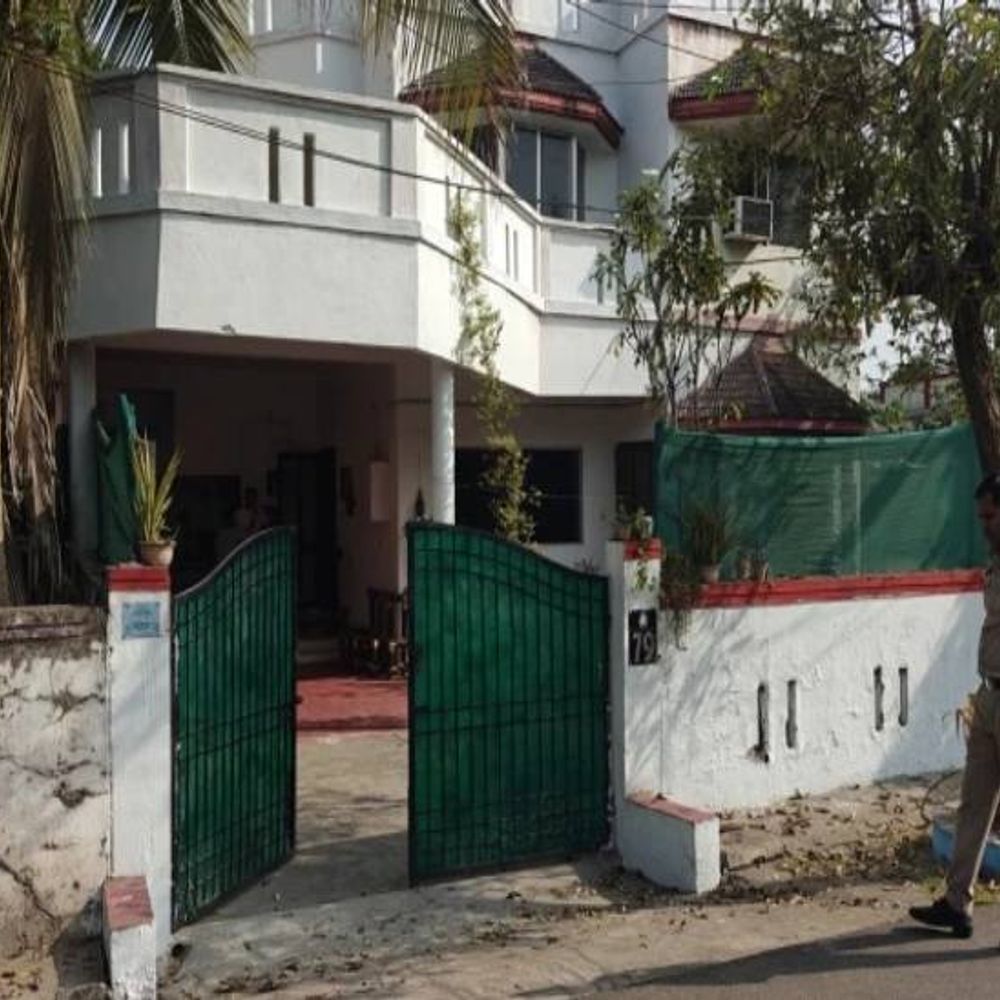 रायपुर में हरियाणा के एयरफोर्स विंग-कमांडर ने लगाई फांसी:विधायक कॉलोनी के घर में मिली लाश, पत्नी से विवाद में आत्महत्या की आशंका,लव-मैरिज की थी