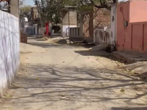घर में घुसकर मारपीट कर डेढ़ तोले की चेन लूटी:  पांच पर नामजद मामला दर्ज,पहले भी कर चुके आरोपी हमला – Alwar News