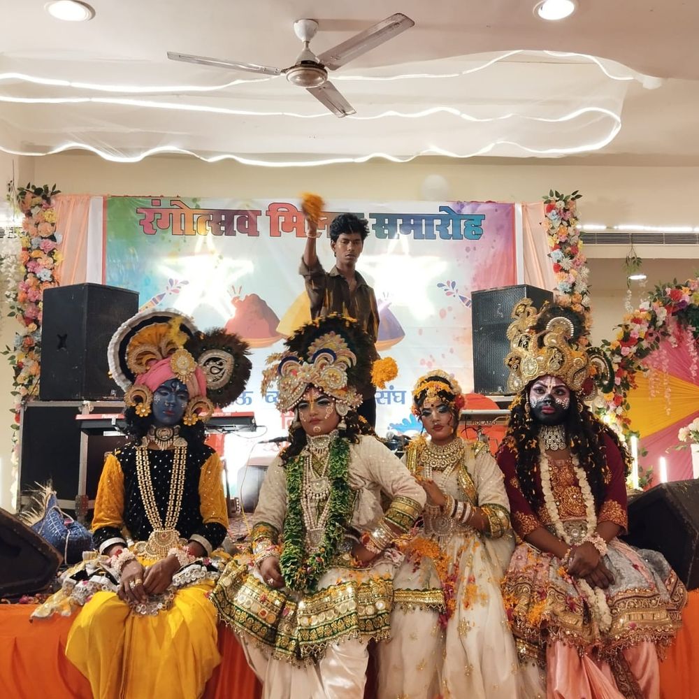 लखनऊ में व्यापारी संघ का रंगोत्सव मिलन समारोह:व्यापारी सेवा संघ और डालीगंज व्यापार मंडल ने होली मनाई