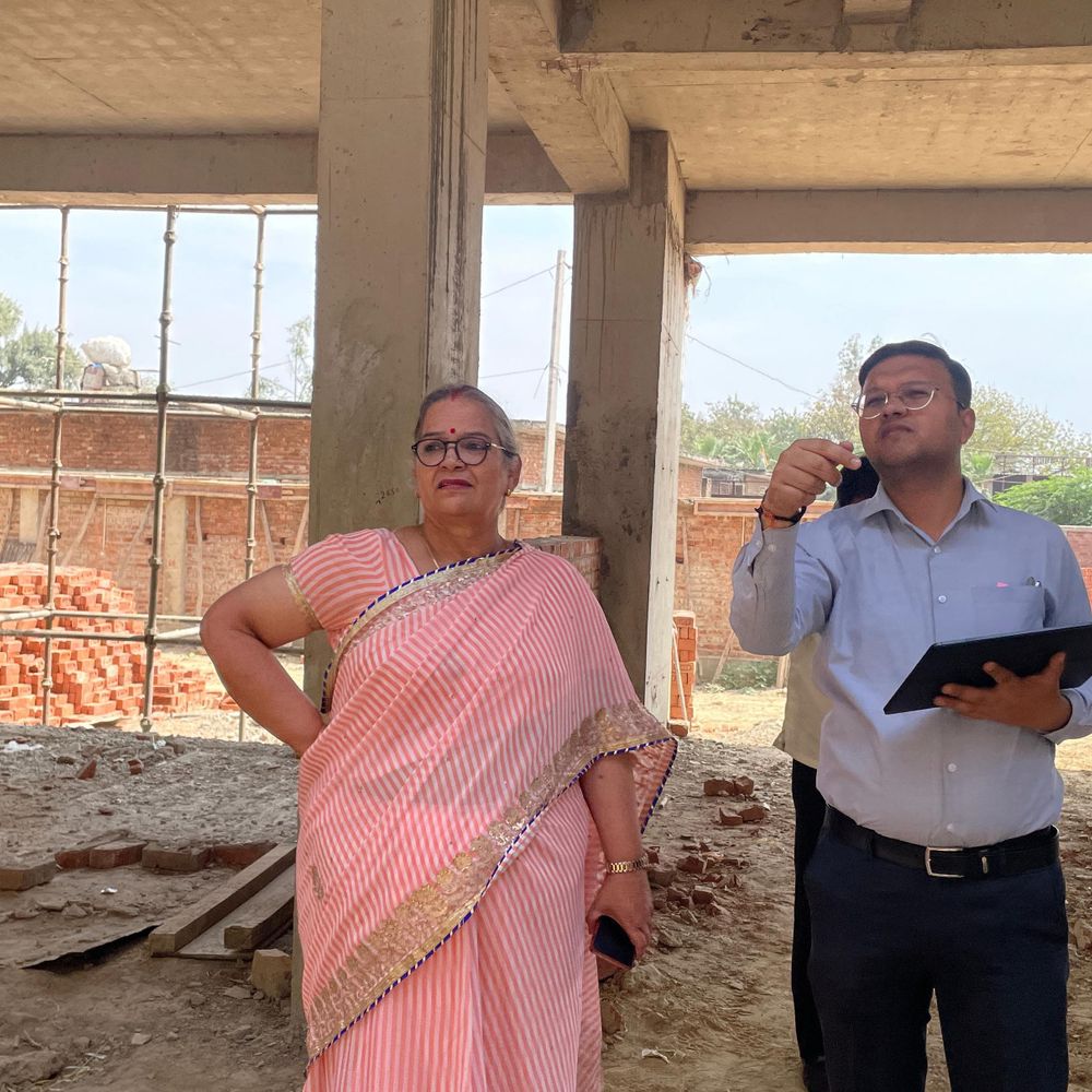 मेयर ने साहित्य पार्क-वर्किंग वूमेन हॉस्टल का किया निरीक्षण:लखनऊ में निर्माण कार्य की समीक्षा की, बोलीं गुणवत्ता में कमी आने पर होगा एक्शन