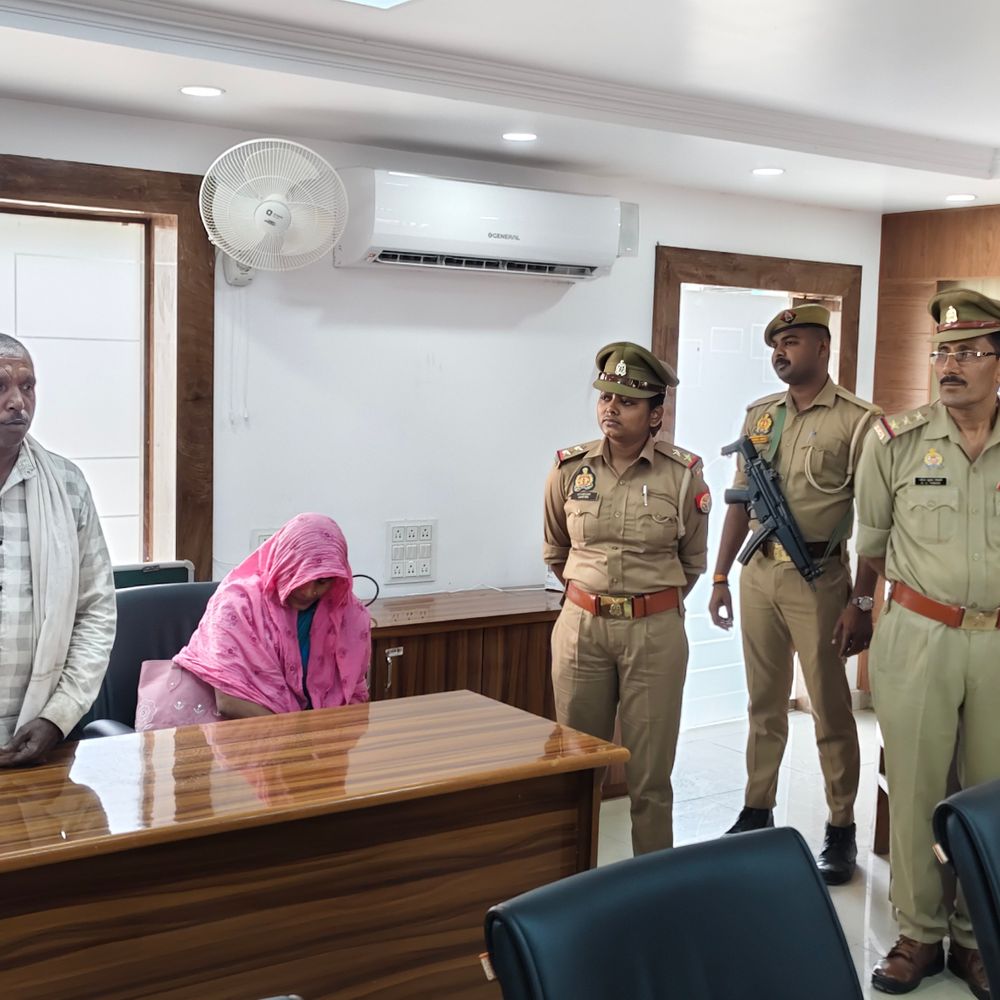 कौशांबी में तीन टप्पेबाज गिरफ्तार:बैंकों के पास भोले-भाले लोगों को झांसे में लेकर करते थे ठगी