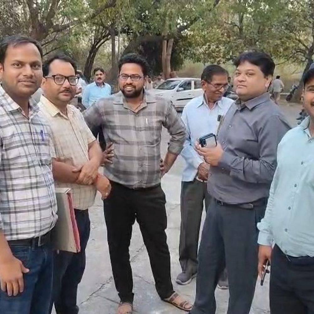 महोबा में गैस किल्लत की अफवाहों पर डीएम सख्त:कालाबाजारी पर होगी कार्रवाई, पर्याप्त स्टॉक मौजूद