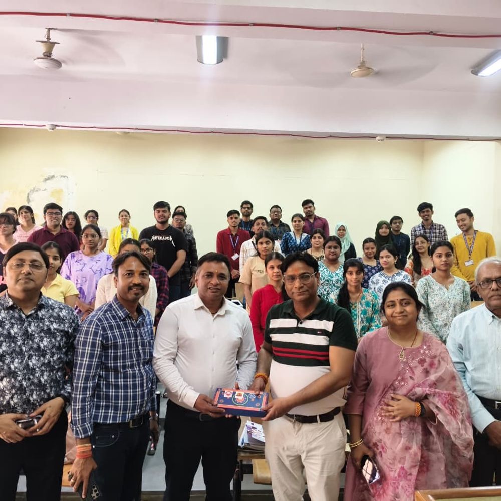 CSJMU में एलुमनाई ने छात्रों को दिए सफलता के मंत्र:बोले-मैनेजमेंट सिर्फ डिग्री नहीं, सही फैसले लेने की कला