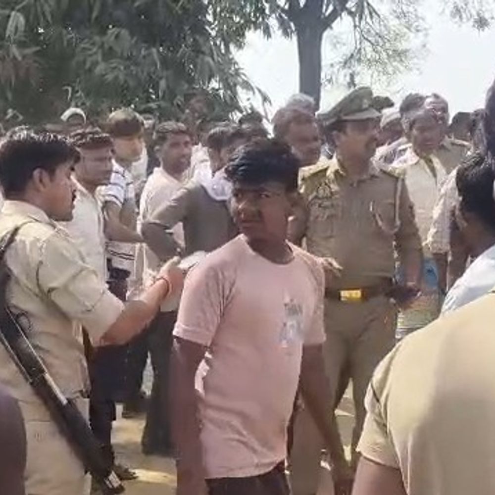 कन्नौज में ट्रैक्टर की टक्कर से बच्चे की मौत:2 साल का एजाज घर के बाहर खेल रहा था, आरोपी चालक फरार