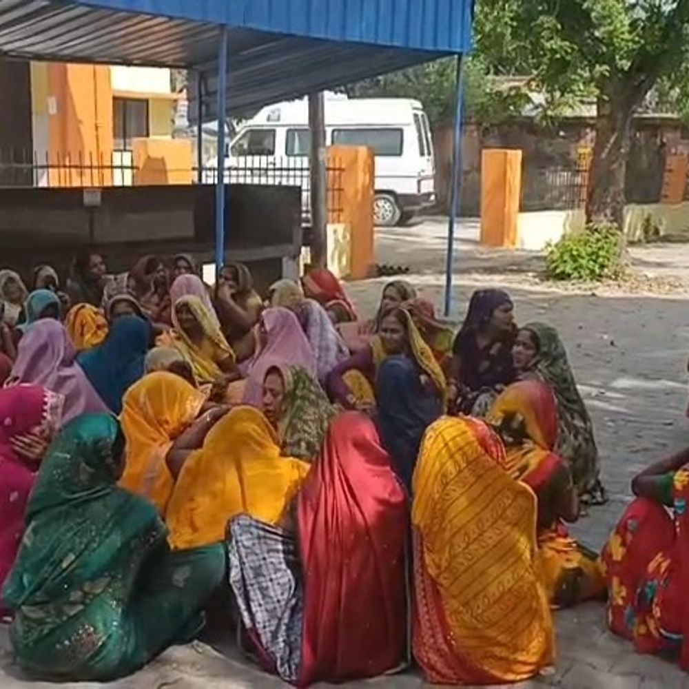 मैनपुरी में स्कॉर्पियो की टक्कर से मां-बेटे की मौत:बर्थडे पार्टी से लौट रहा था परिवार, 3 गंभीर घायल