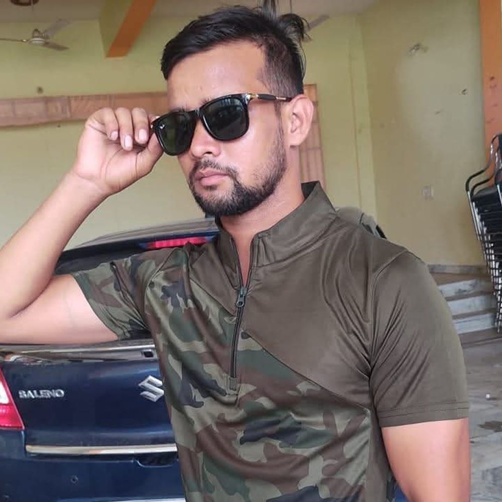 सरसों की मढ़ाई करते समय थ्रेशर में गिरा युवक, मौत:आगरा के छलेसर में हुआ हादसा, संतुलन बिगड़ने से हुई घटना