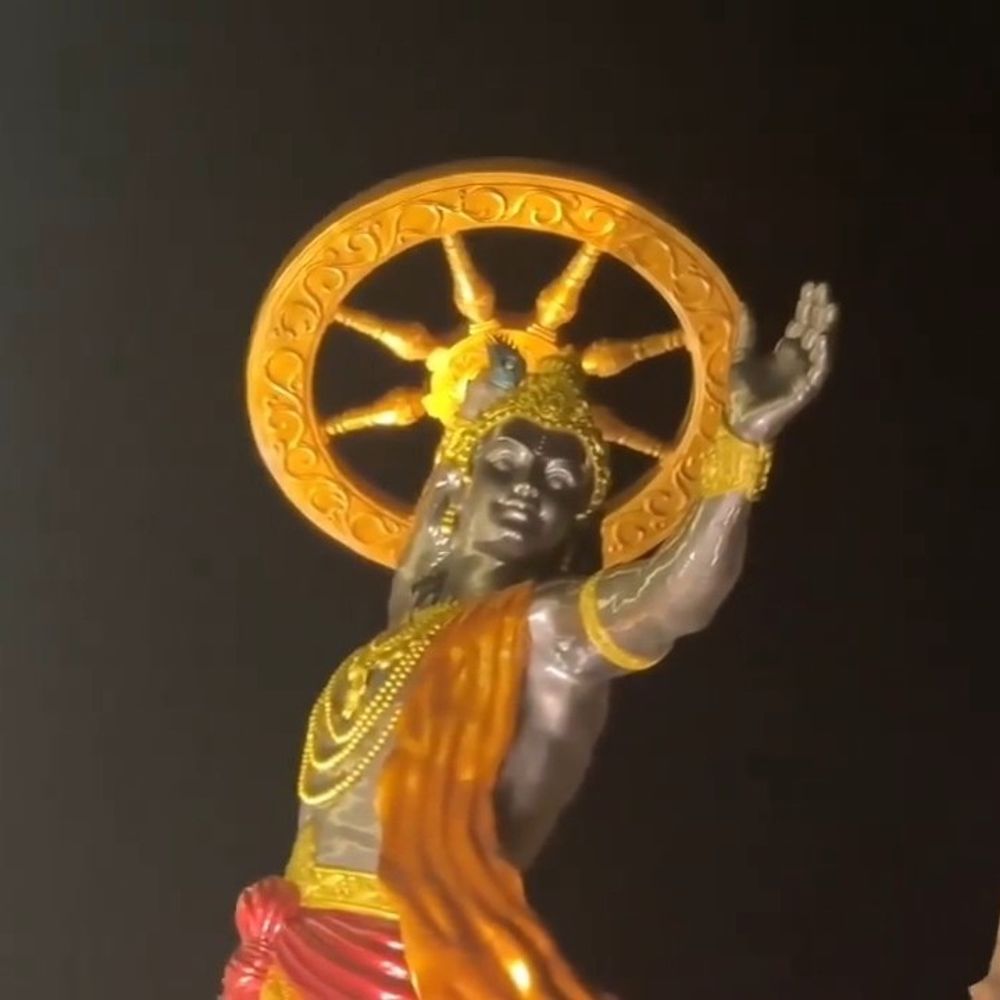 जब-जब अर्धिमियों के हाथ सत्ता जाएगी, धर्म की हानि होगी:अखिलेश यादव ने श्रीकृष्ण प्रतिमा का फोटो शेयर लिखा, सुदर्शन चक्र उठाने की बारी आएगी