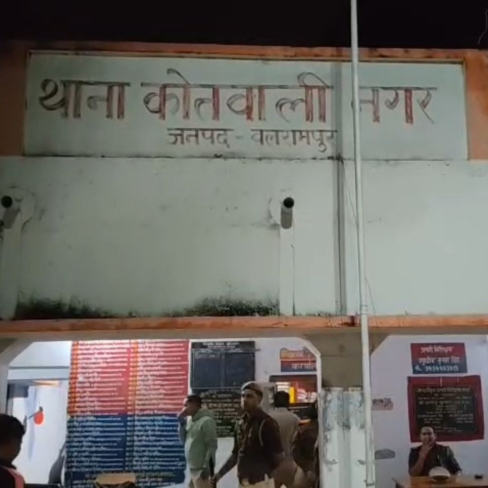 व्हाट्सएप पर नकली चांदी का ऑर्डर, 18 लाख की ठगी:सर्राफा कारोबारी से धोखाधड़ी, 20 किलो का दिया था ऑर्डर, मुकदमा दर्ज