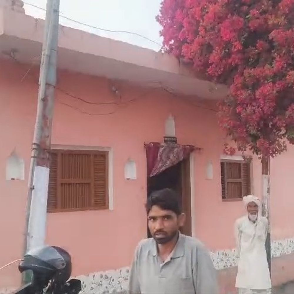 सीतापुर में असलहे के बल पर घर में घुसकर लूटपाट:बदमाश महिलाओं को डराकर नगदी-जेवर ले गए