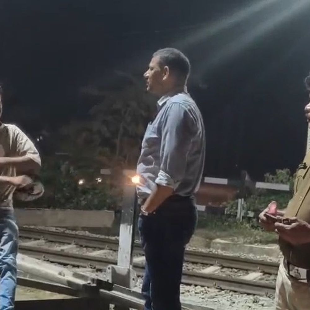 फर्रुखाबाद में रेलवे सिग्नल की काटी केबल:अज्ञात के खिलाफ मुकदमा, देर रात जांच करने पहुंची आरपीएफ