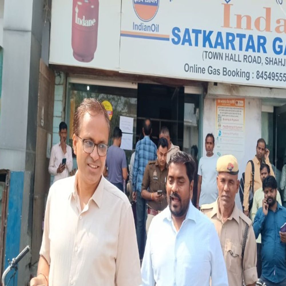 दो दिन में 26037 गैस सिलेंडर की डिलीवरी:एडीएम अधिकारियों के साथ गैस एजेंसियों पर पहुंचे, ईकेवाईसी की जानकारी दी