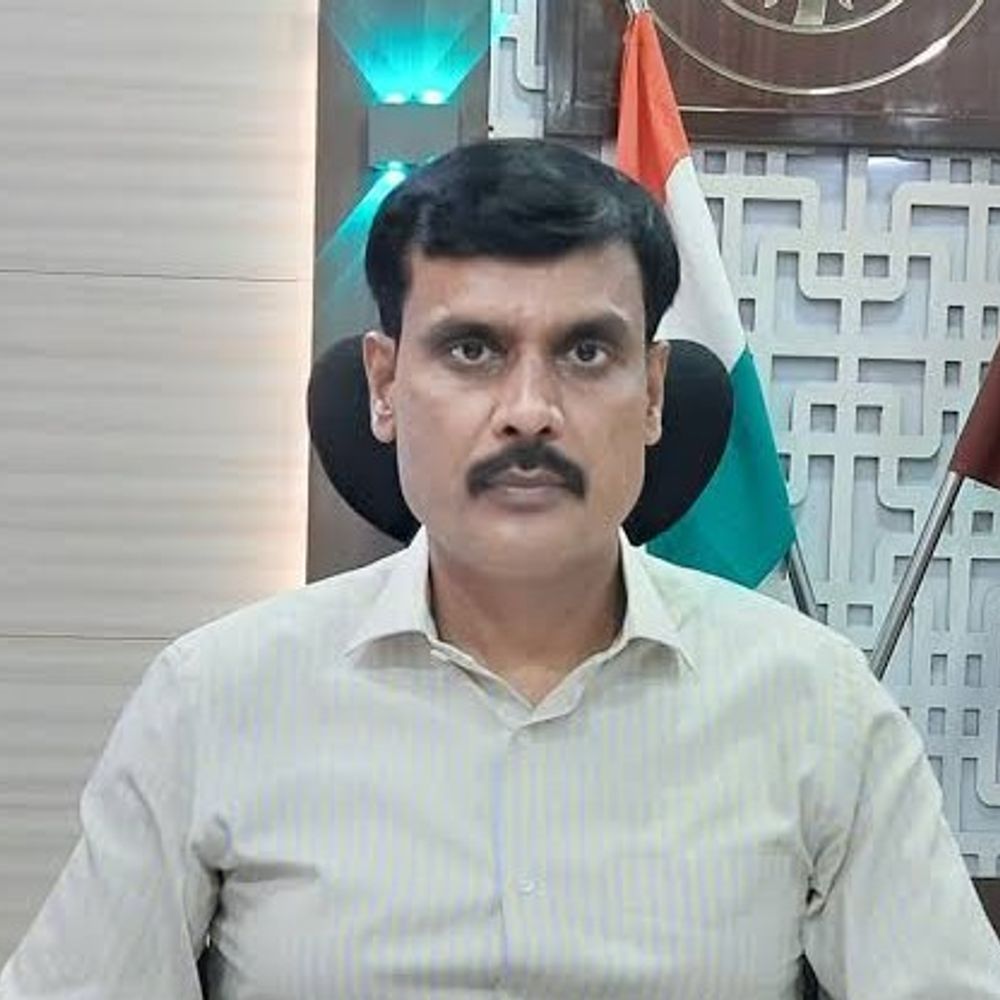 बलिया में नो आयुष्मान, नो अनाज व्यवस्था लागू:डीएम ने 31 मार्च तक आयुष्मान कार्ड लक्ष्य पूरा करने के निर्देश दिए