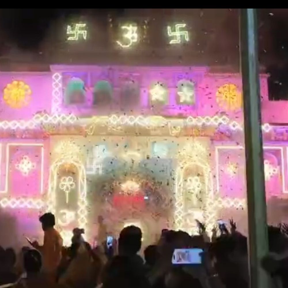 होलिका अष्टमी का देवकली मंदिर में भव्य उत्सव:औरैया में भक्तों ने शिव दर्शन कर सुख-समृद्धि मांगी, फूलों से खेली होली