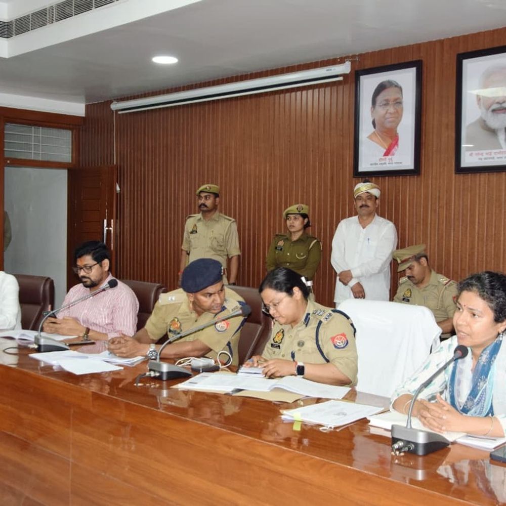 लखीमपुर में पुलिस भर्ती परीक्षा 14-15 मार्च को:डीएम-एसपी ने तैयारियों की समीक्षा की, 16 केंद्रों पर कड़ी सुरक्षा