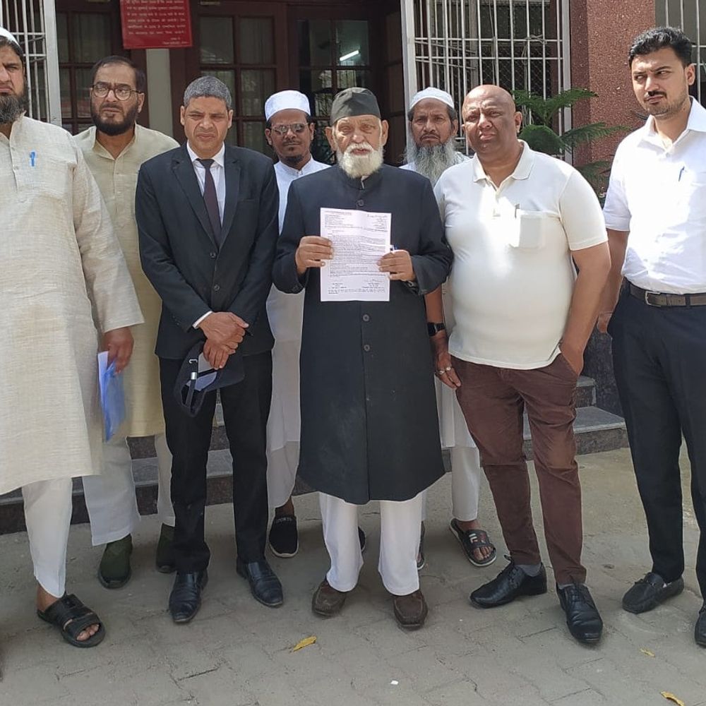 ईद पर शराब दुकानें बंद करने की मांग:मेरठ में नायब शहर काजी ने डीएम से मिलकर अन्य व्यवस्थाओं पर भी चर्चा की