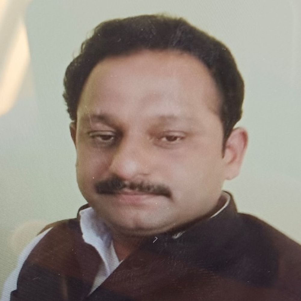 सड़क हादसे में सर्राफा व्यापारी की मौत:निर्माणाधीन मकान देखकर कार से लौट रहे थे घर, टक्कर मारकर भागा चालक