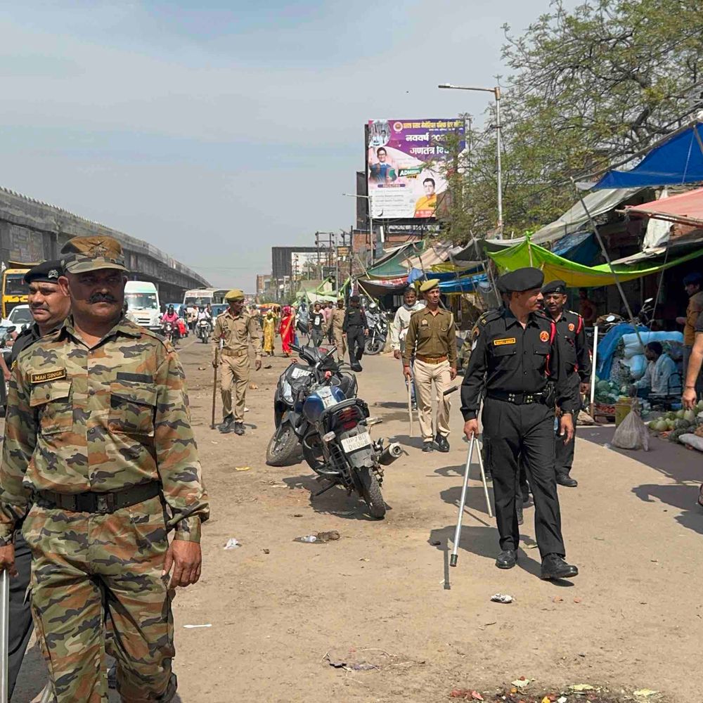 रामादेवी चौराहे पर अतिक्रमण अभियान 30 मिनट में बेअसर:अधिकारियों के जाते ही सड़क पर फिर से कब्जा, जाम से लोग परेशान