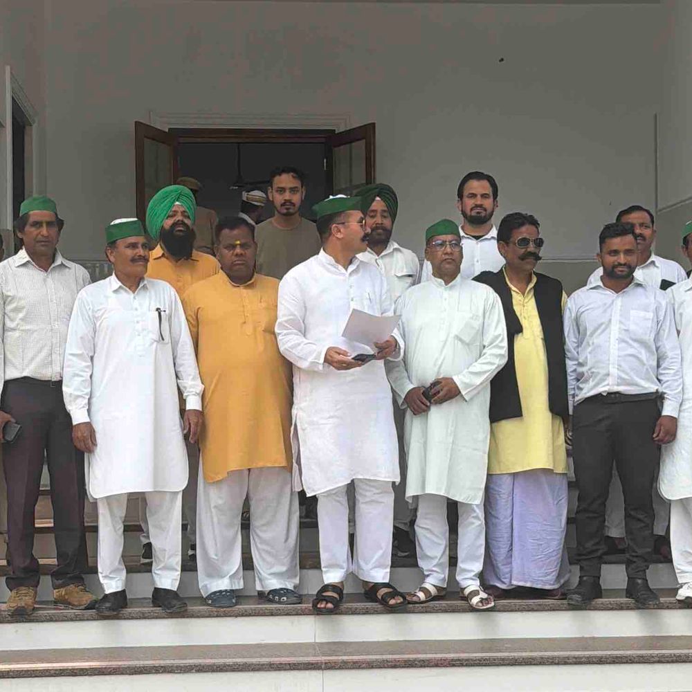 रामपुर में फर्जी अस्पताल-लैब चलने का आरोप:किसान यूनियन ने डीएम को ज्ञापन सौंपकर जांच की मांग की