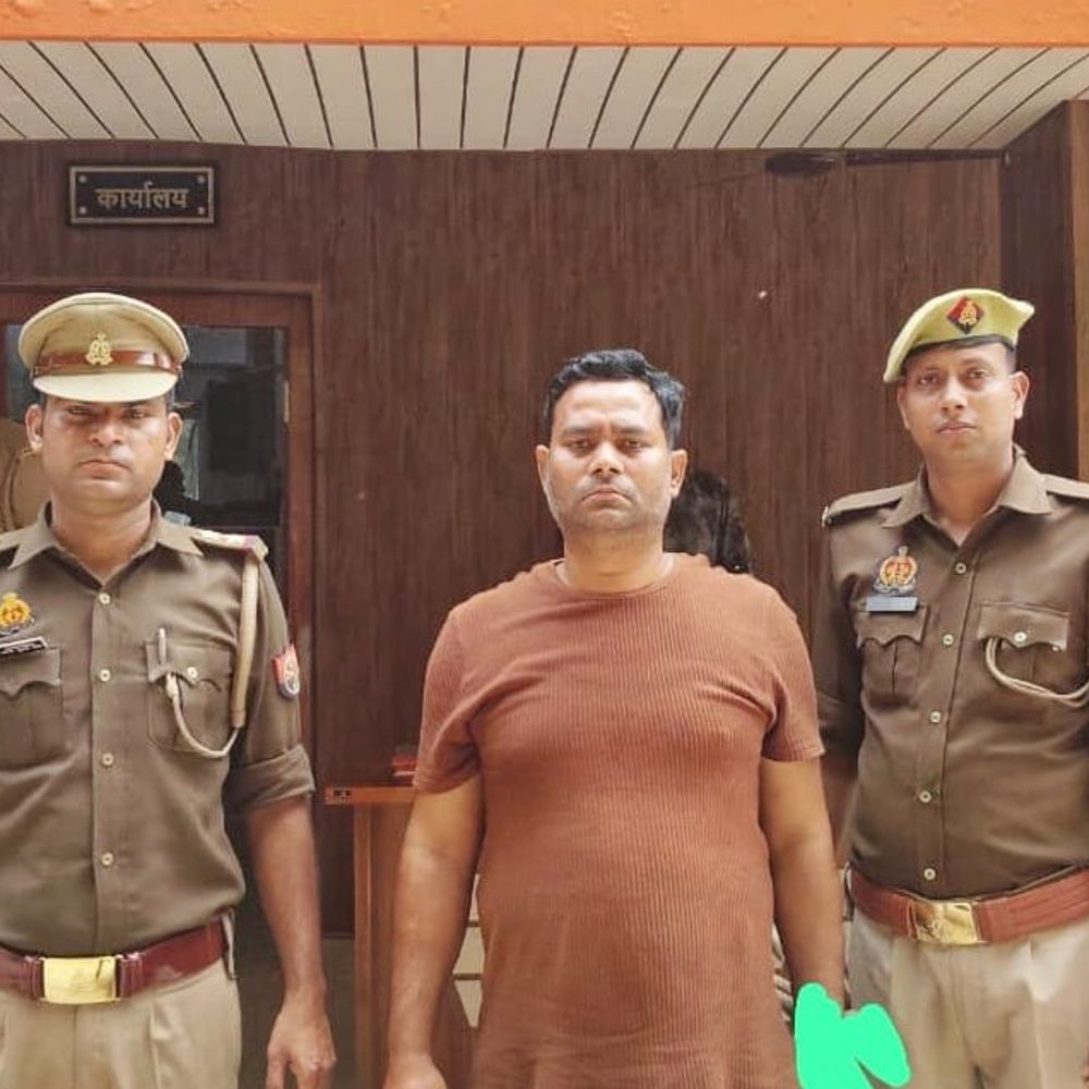 दलित महिला को रॉड से पीटने वाला आरोपी गिरफ्तार:महराजगंज पुलिस ने की कार्रवाई, युवक को भेजा जेल