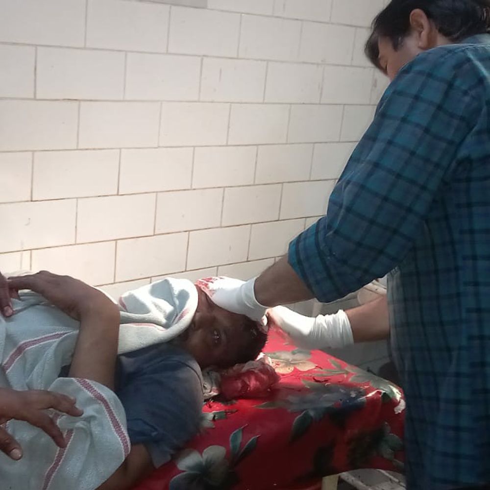 बिजनौर में दो परिवारों के बीच हिंसक टकराव:लाठी-डंडों और धारदार हथियारों से हमला, युवक गंभीर