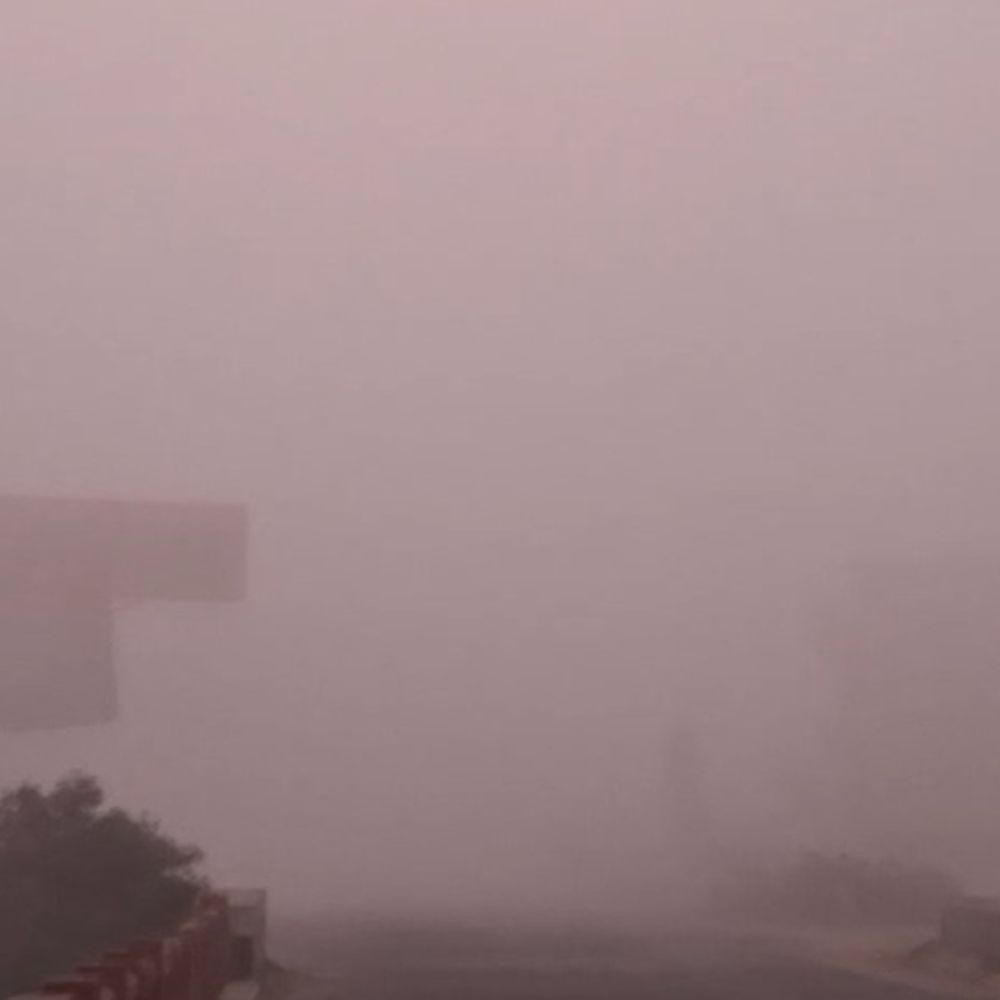 मार्च के महीने में घने कोहरे की वापसी:श्रावस्ती में जनवरी जैसा मौसम, सुबह दृश्यता कम होने से हेडलाइट जलाकर चले वाहन