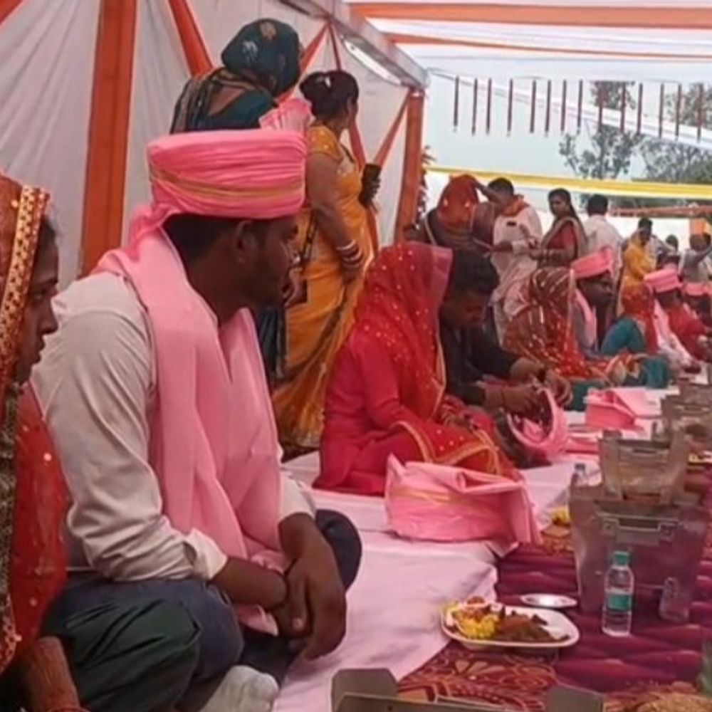 मुख्यमंत्री सामूहिक विवाह योजना के तहत 200 जोड़ों का विवाह:हिंदू-मुस्लिम जोड़ों ने मुख्यमंत्री का जताया आभार, अधिकारी रहे मौजूद