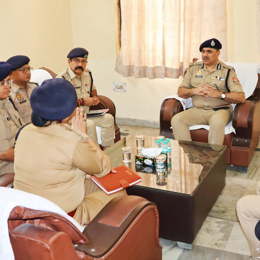 डीजी ट्रेनिंग ने पिलखुवा पुलिस प्रशिक्षण केंद्र का किया निरीक्षण:हापुड़ में रिक्रूट आरक्षियों से ली जानकारी, बोले- व्यवस्थाएं उच्च स्तर की होनी चाहिए