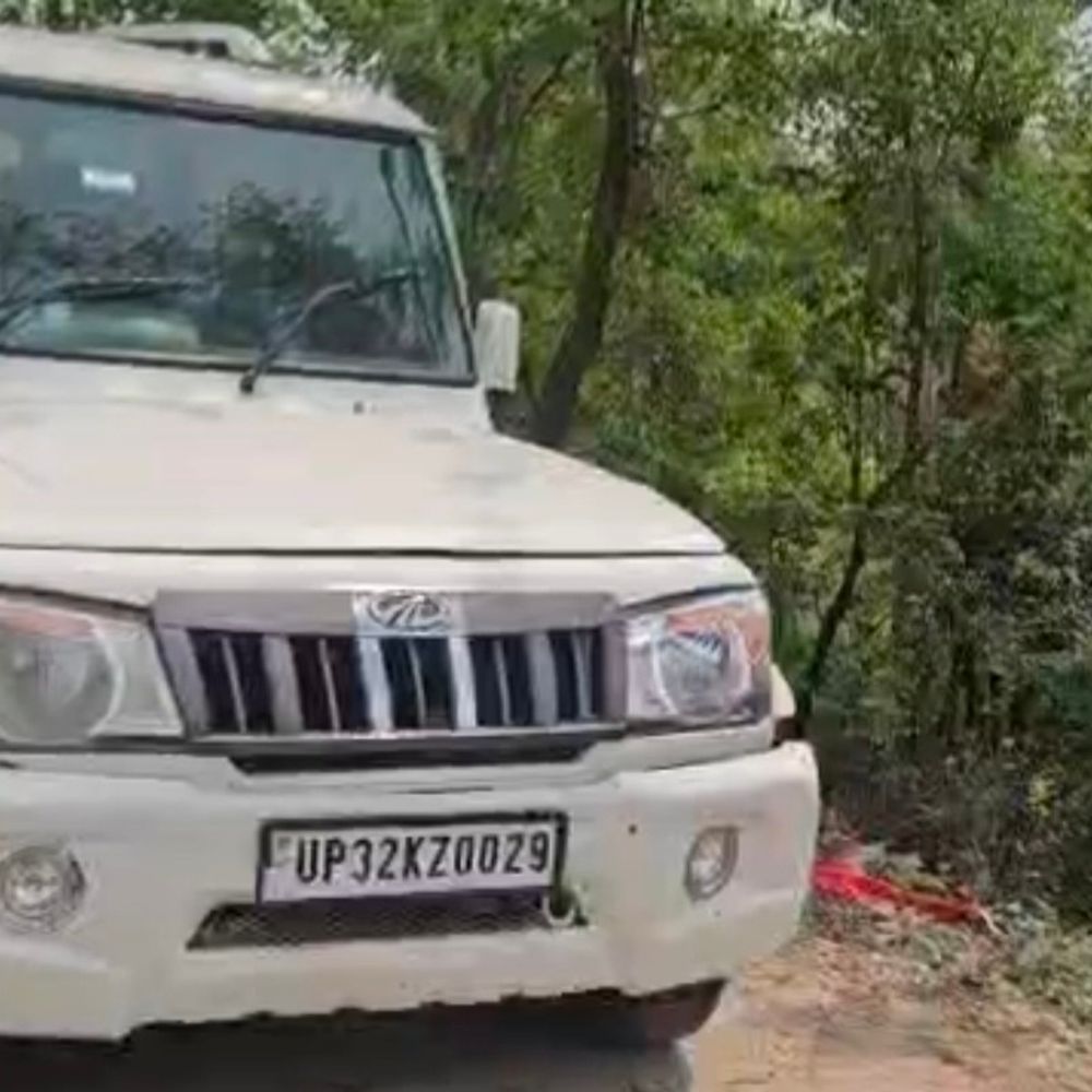 अमेठी में मोरंग माफियाओं ने पीटीओ से की अभद्रता:ओवरलोड ट्रक छुड़ाने का प्रयास, ₹70,500 का चालान