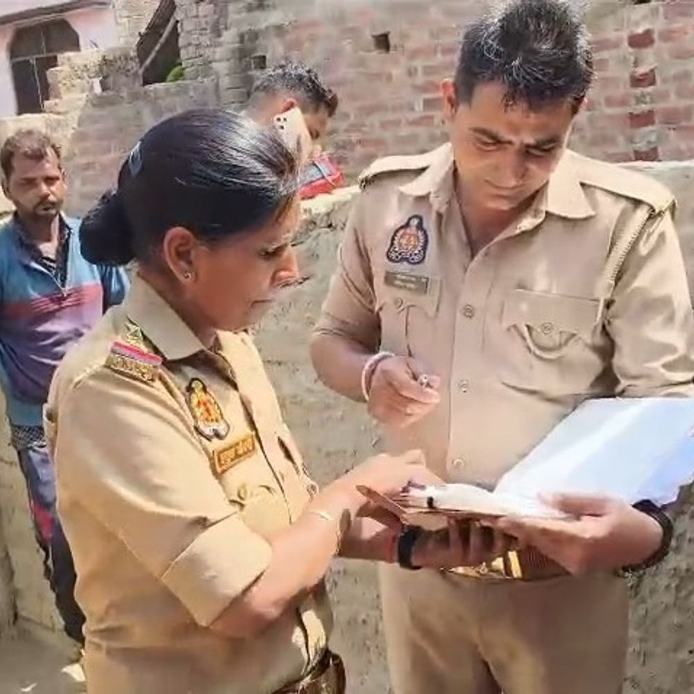 बेटे ने मां की ईंट से हमला कर हत्या की:सीतापुर में शराब के नशे में वारदात, आरोपी बेटा गिरफ्तार