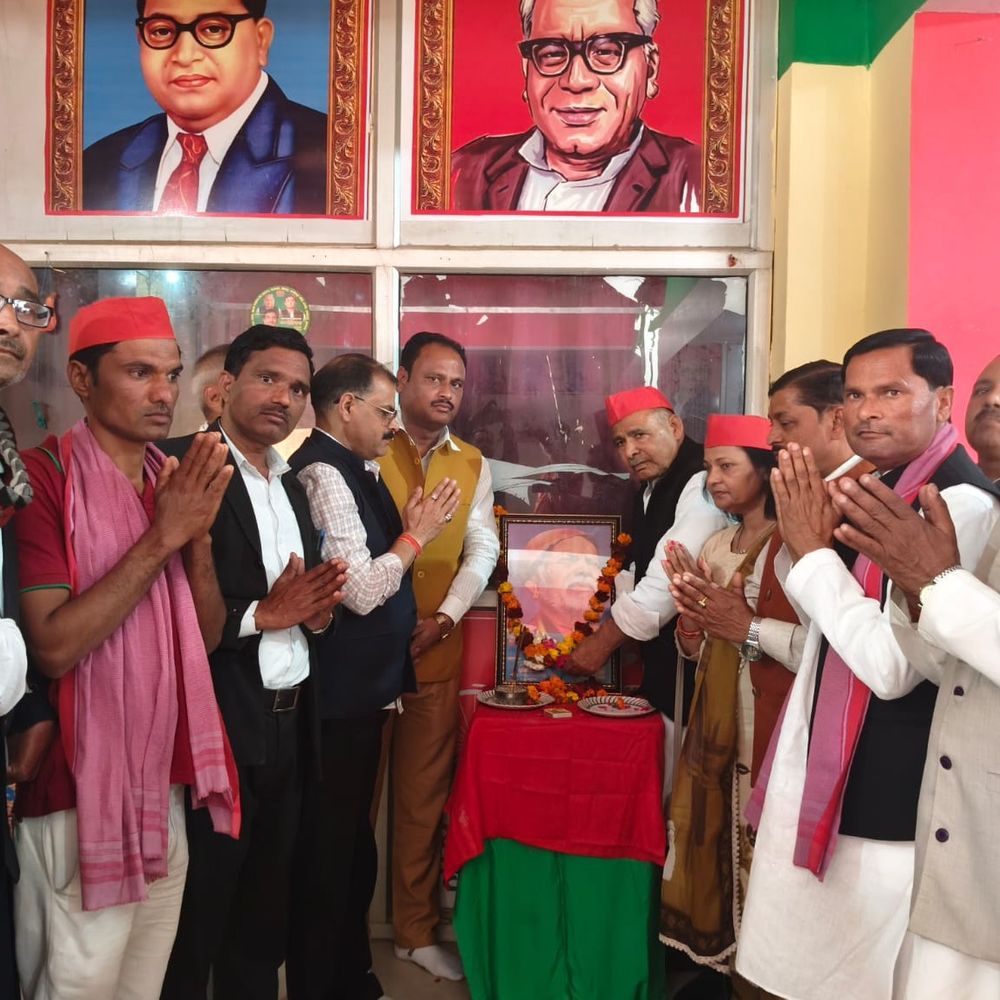 हरदोई में सपा बैठक में विधानसभा चुनाव की रणनीति:कांशीराम जयंती को ‘पीडीए दिवस’ के रूप में मनाने का फैसला