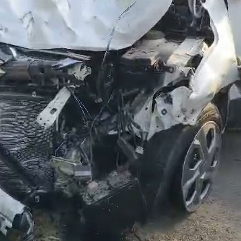 कार ने ई-रिक्शा को टक्कर मारी, चालक की मौत:अमरोहा के नेशनल हाईवे पर हुआ हादसा, परिवार का इकलौता कमाने वाला था