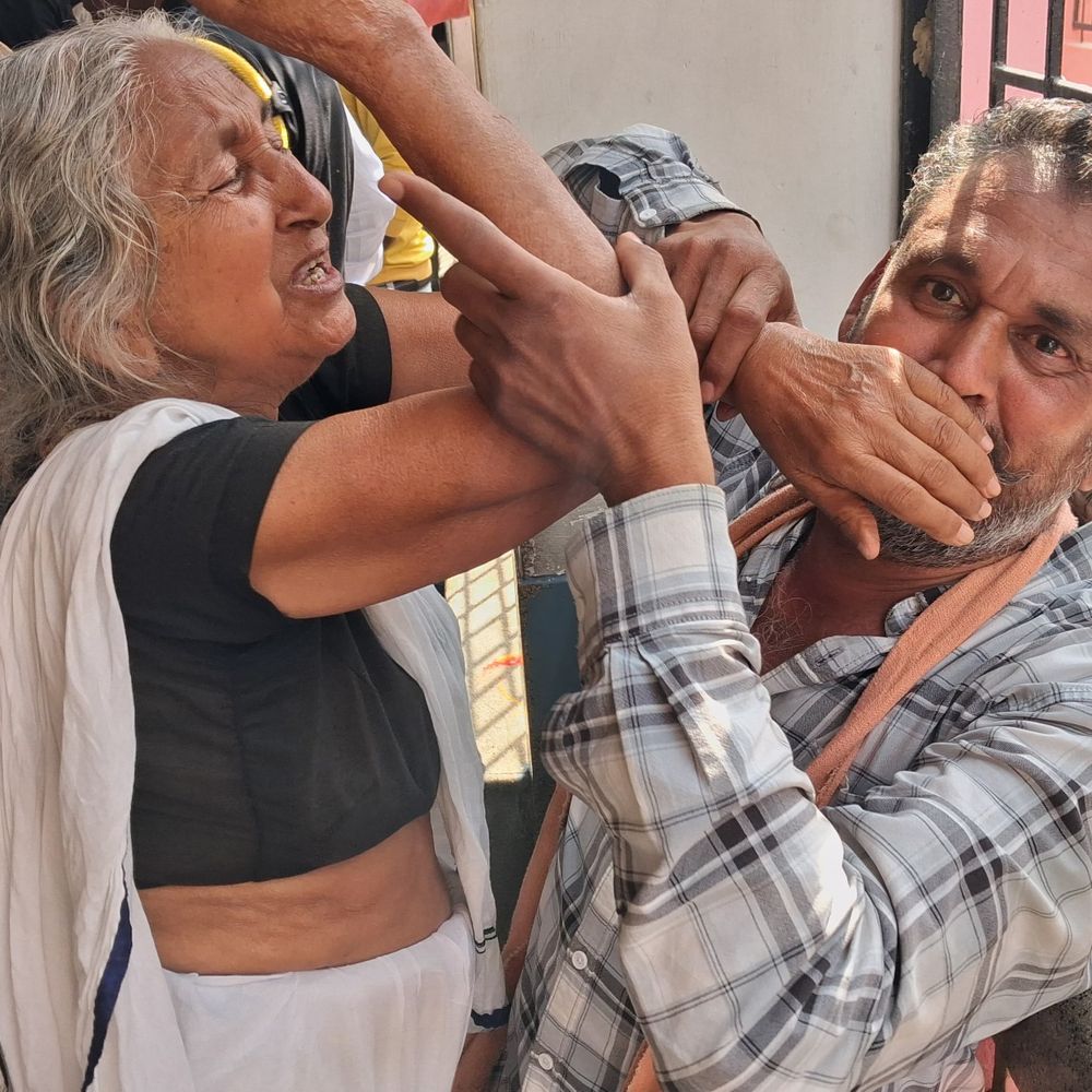 जिला अस्पताल में मां-बेटे के साथ मारपीट:मंडलीय चिकित्सा अधिकारी से शिकायत, जांच के लिए कमेटी गठित