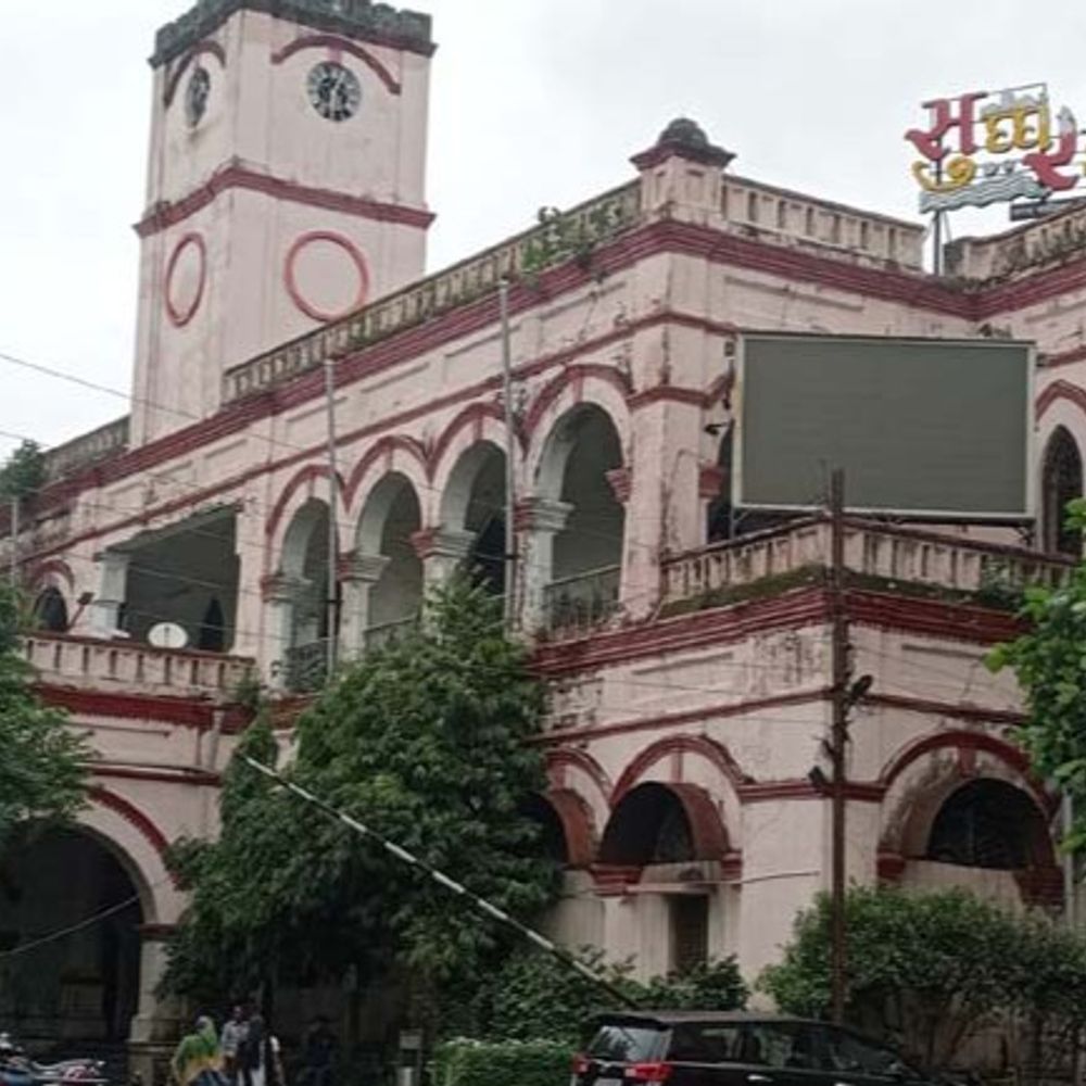 रायगढ़ में सफाई कार्य में लापरवाही पर ठेकेदार ब्लैकलिस्ट:  सीसी रोड के गुणवत्ताविहीन कार्य पर भी कार्रवाई; कमिश्नर बोले-लापरवाही पर एजेंसियों को बख्शा नहीं जाएगा – Raigarh News