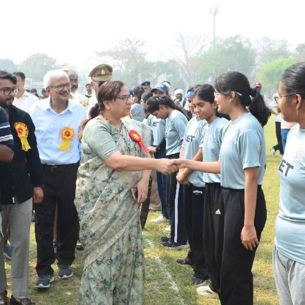 DDU में इंजीनियर्स प्रीमियर लीग की शुरुआत:पहले दिन 3 शानदार मुकाबलें खेले गए, टेक्निकल ब्लास्टर का दबदबा रहा