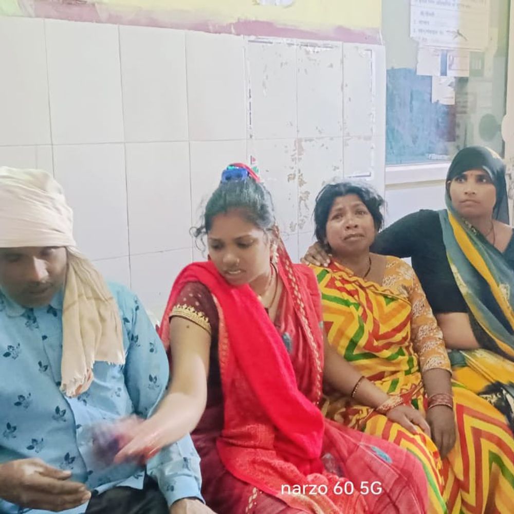 महराजगंज में बाइक सवार की सड़क हादसे में मौत:साले के जन्मदिन पर ससुराल जा रहा था युवक, पत्थर से टकराई बाइक