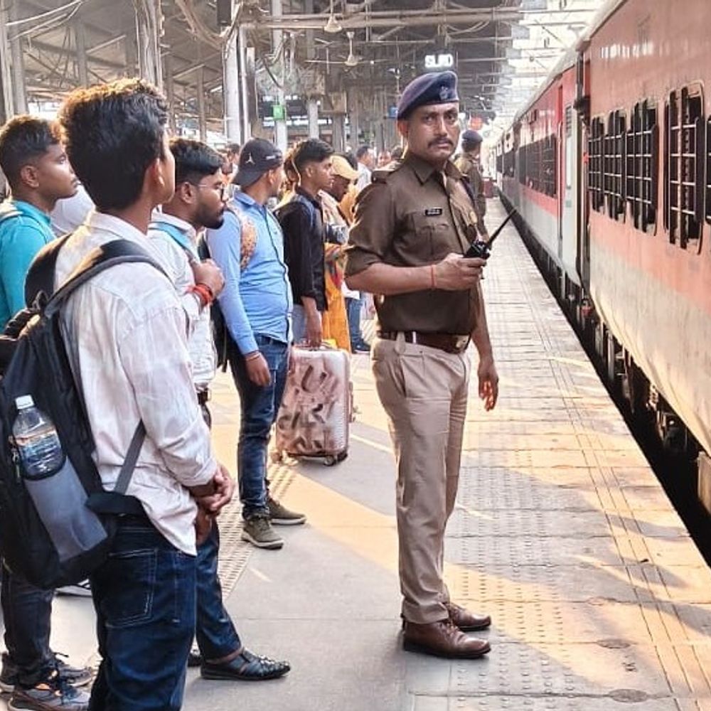 यूपी SI परीक्षा: प्रयागराज मंडल में वॉर रूम से निगरानी:14-15 मार्च को रेलवे ने की होल्डिंग एरिया सहित विशेष व्यवस्था