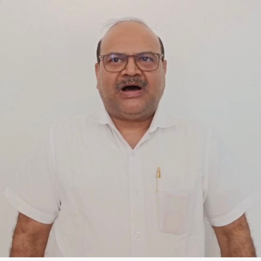 लखीमपुर में पेट्रोल-डीजल की कमी नहीं:जिला पूर्ति अधिकारी बोले- आपूर्ति सामान्य है और पर्याप्त स्टॉक उपलब्ध है