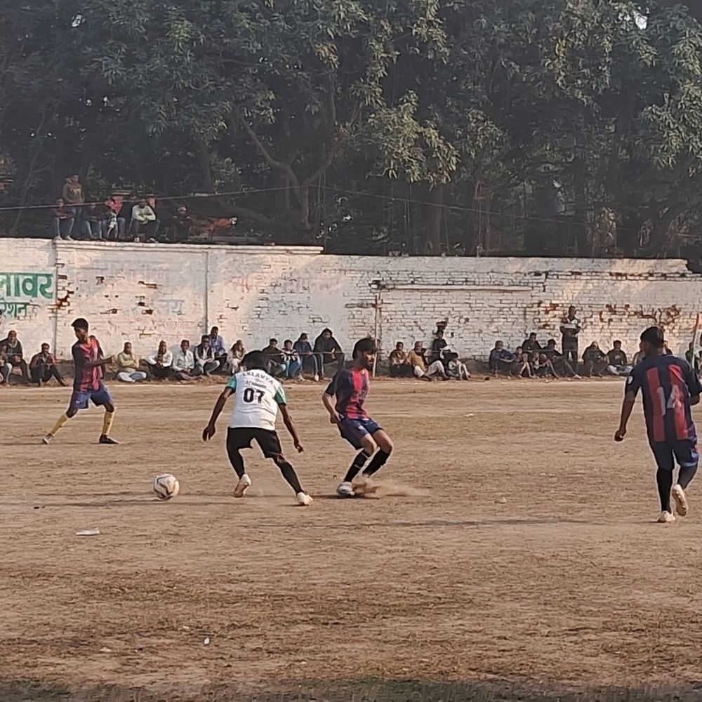 कुशीनगर में जूनियर बालक फुटबॉल टीम का ट्रायल:13 मार्च को दोपहर 2 बजे स्पोर्ट्स स्टेडियम में चयन