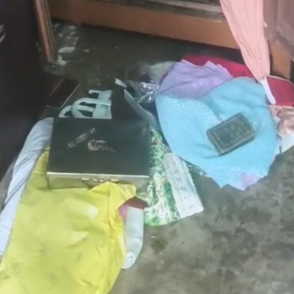 देवरिया में बंद घर से लाखों के जेवर चोरी:शादी में गए परिवार के लौटने पर घटना का खुलासा