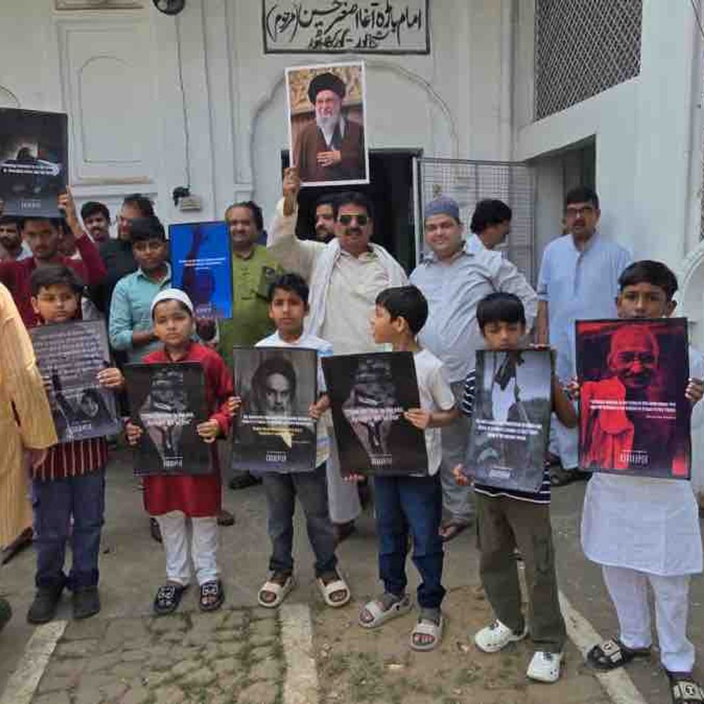 गोरखपुर में अलविदा जुमे पर मनाया गया कुद्स डे:शिया जामा मस्जिद के बाहर हुआ प्रदर्शन, बैतुल मुकद्दस को आजाद कराने की मांग
