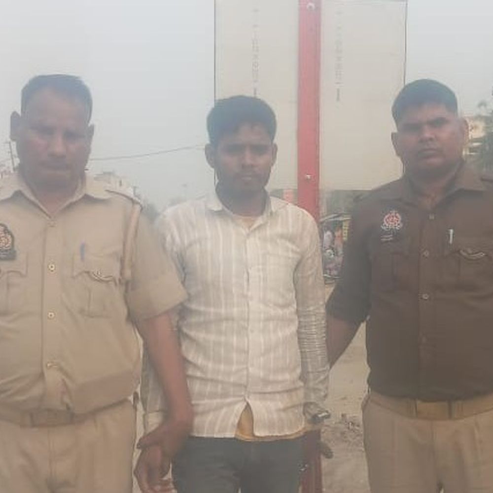 चंदौली में गौवंश तस्करी का भंडाफोड़, एक तस्कर गिरफ्तार:दो वाहनों से तीन गौवंश बरामद, पश्चिम बंगाल भेजने की तैयारी