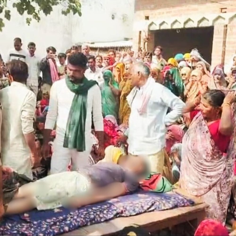 करहल में किसान ने की आत्महत्या, चकबंदी विभाग पर आरोप:नगला तरा गांव में पेड़ पर लटका मिला शव, परिजन उत्पीड़न से परेशान