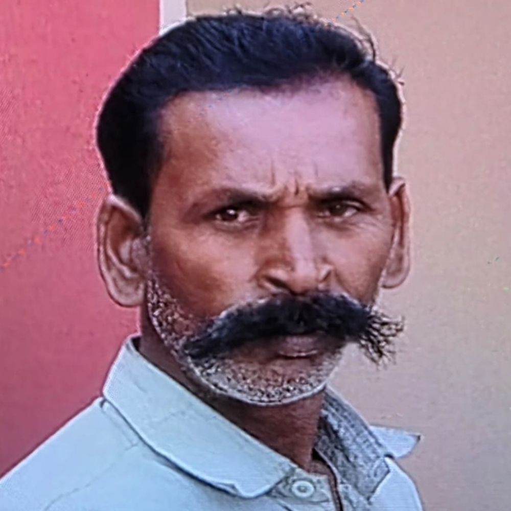 संभल में स्कूटी सवार चौकीदार की सड़क हादसे में मौत:शराब पीकर उत्पात मचा रहे बाइकर्स ने मारी टक्कर, हादसे में भाई घायल