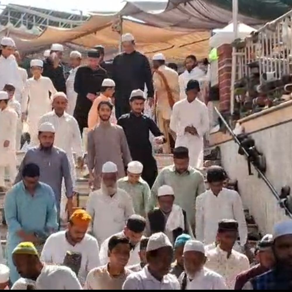 रामपुर में अलविदा जुमे की नमाज शांतिपूर्ण संपन्न:जामा मस्जिद समेत 1250 मस्जिदों में अदा की गई नमाज, पुलिस एक्टिव रही