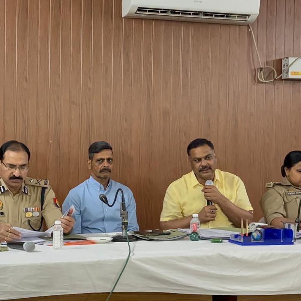 नवरात्रि मेले को लेकर प्रशासन ने जारी किए कड़े निर्देश:विंध्याचल में अपराधियों को पार्किंग नहीं, पंडा समाज को आई कार्ड-ड्रेस अनिवार्य